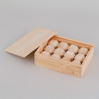 IKONIH TOY　26面ストレージ