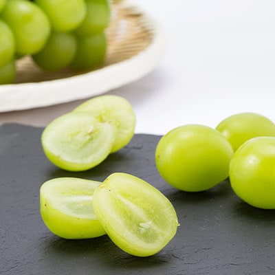 2026年先行予約　岡山県産シャインマスカット2kg(2～4房)【配送不可地域：離島】