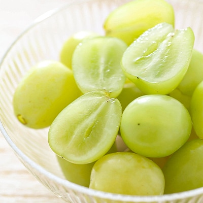 朝採りシャインマスカット2kg(3房～4房)【配送不可地域：離島】