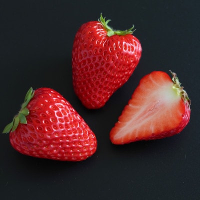 岡山県美作市産　プレミアムいちご【美しの香/小野小町(紅ほっぺ)】6粒入【配送不可地域：離島・北海道・沖縄県】