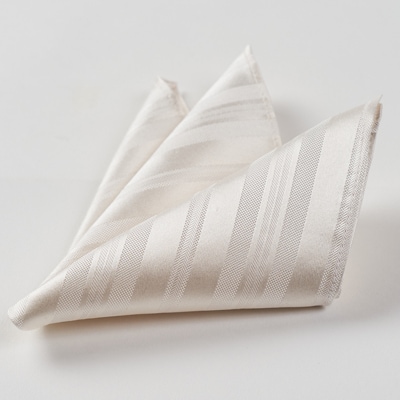 シルク・ポケットチーフ　(ホワイト)