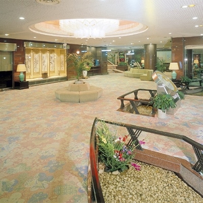 湯郷温泉　湯郷グランドホテル　一泊二食付ペア宿泊券　(休前日限定・夕食は基本会席料理)