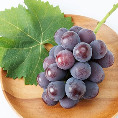 2026年先行受付　美作市産ピオーネ　2kg以上(3～4房)【配送不可地域：離島・北海道・沖縄県】