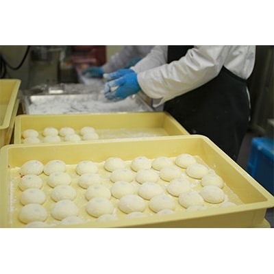 湯郷美人なめらか生クリーム大福〈完熟いちご〉12個入り【配送不可地域：離島】