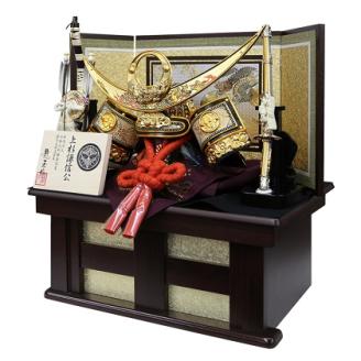 10号　上杉謙信兜　収納飾り