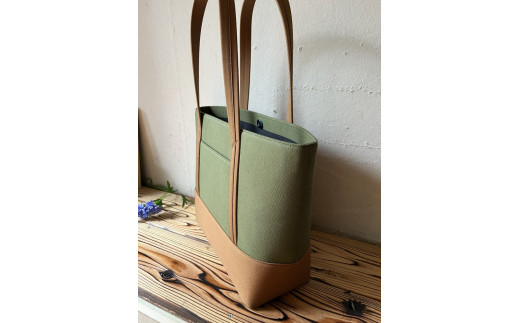 【AKIRAオリジナル】【マツコの知らない世界 で紹介されました！】大きなトートバッグ レディスショルダータイプ カーキ帆布×茶色帆布 A4対応 大きい 大容量 軽量 軽い 横型 日本製 キャンバス 肩掛け 通勤 通学 上質 カジュアル オシャレ シンプル レディース カバン 鞄 バック