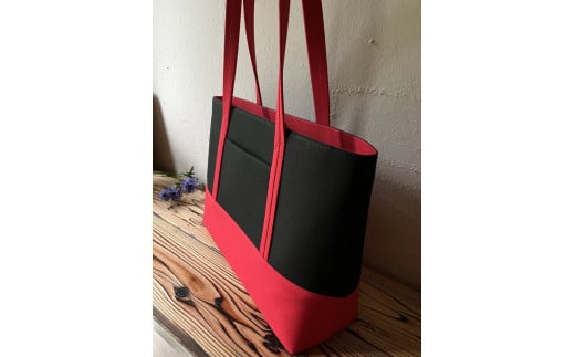 【AKIRAオリジナル】【マツコの知らない世界 で紹介されました！】 大きなトートバッグ メンズショルダータイプ 黒帆布×赤色帆布 A4対応 大きい 大容量 軽量 軽い 横型 日本製 キャンバス 肩掛け 通勤 通学 上質 カジュアル オシャレ シンプル レディース 男女兼用 カバン 鞄 バック
