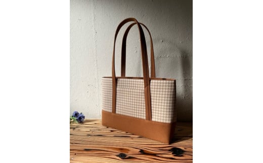 【AKIRAオリジナル】【マツコの知らない世界 で紹介されました！】中型スリムトートバッグ 千鳥格子ベージュ×茶色帆布 軽量 軽い 日本製 キャンバス 帆布 横型 肩掛け 通勤 通学 大容量 上質 カジュアル オシャレ レディース カバン 鞄 バック