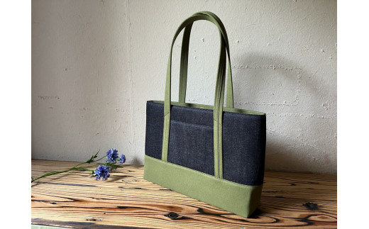 【 AKIRA オリジナル】【 マツコの知らない世界 で紹介されました！】職人手作り 中型スリムトートバッグ 濃紺デニム×カーキ帆布 軽量 軽い 日本製 キャンバス 帆布 横型 肩掛け 通勤 通学 大容量 上質 カジュアル オシャレ レディース カバン 鞄 バック