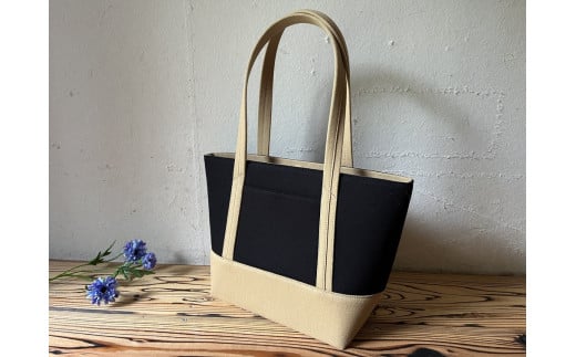 【2026年6月上旬発送開始】【 AKIRA オリジナル】【 マツコの知らない世界 で紹介されました！】 中型レディストートバッグ ショルダータイプ 黒×ベージュ 軽量 軽い 日本製 キャンバス 帆布 横型 肩掛け 通勤 通学 大容量 上質 カジュアル オシャレ レディース カバン 鞄 バック