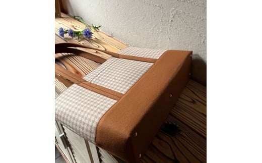 【2026年6月上旬発送開始】【 AKIRA オリジナル】【マツコの知らない世界 で紹介されました！】中型スリムトートバッグ 千鳥格子ベージュ×茶色帆布 軽量 軽い 日本製 キャンバス 帆布 横型 肩掛け 通勤 通学 大容量 上質 カジュアル オシャレ レディース カバン 鞄 バック