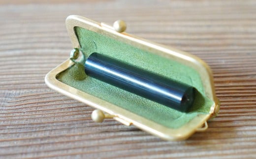 実印 印鑑ケース付き イタリアンオイルレザーのがま口印鑑ケース グリーンカラー13.5mm 黒水牛 （印鑑ケース1個・印鑑1本） 牛革 革 オイルレザー イタリアンレザー 天然皮革 水牛 牛の角