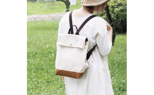 【2026年6月上旬発送開始】【 AKIRA オリジナル】【マツコの知らない世界 で紹介されました！】シンプルリュック サーモンピンク帆布×茶色帆布 軽量 日本製 キャンバス 通勤 通学 大容量 上質 カジュアル オシャレ レディース メンズ リュックサック カバン 鞄 バック