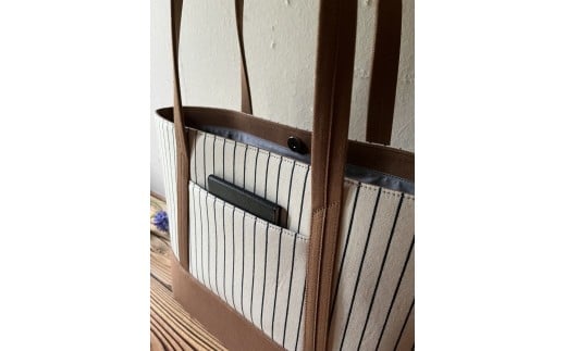 【2026年6月上旬発送開始】【 AKIRA オリジナル】【マツコの知らない世界 で紹介されました！】大きなトートバッグ レディスショルダータイプ ストライプ×薄茶デニム A4対応 大きい 大容量 軽量 軽い 横型 日本製 キャンバス 肩掛け 通勤 通学 上質 カジュアル オシャレ シンプル レディース カバン 鞄 バック