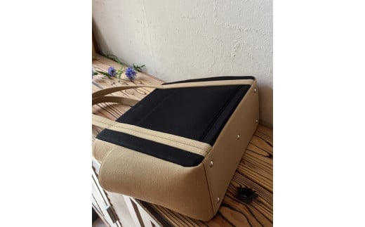 【2026年6月上旬発送開始】【 AKIRA オリジナル】【マツコの知らない世界 で紹介されました！】中型レディストートバッグ ダブルポケット 黒帆布×ベージュ 多収納 6ポケット 軽量 軽い 日本製 キャンバス 通勤 通学 大容量 上質 カジュアル オシャレ レディース カバン 鞄 バック