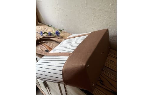 【2026年6月上旬発送開始】【 AKIRA オリジナル】【マツコの知らない世界 で紹介されました！】大きなトートバッグ レディスショルダータイプ ストライプ×薄茶デニム A4対応 大きい 大容量 軽量 軽い 横型 日本製 キャンバス 肩掛け 通勤 通学 上質 カジュアル オシャレ シンプル レディース カバン 鞄 バック