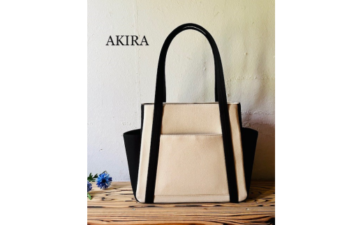【2026年6月上旬発送開始】【 AKIRA オリジナル】【マツコの知らない世界 で紹介されました！】中型レディストートバッグ ダブルポケット ライトベージュ×黒帆布 多収納 6ポケット 軽量 軽い 日本製 キャンバス 通勤 通学 大容量 上質 カジュアル オシャレ レディース カバン 鞄 バック