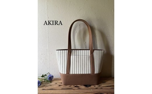 【2026年6月上旬発送開始】【 AKIRA オリジナル】【マツコの知らない世界 で紹介されました！】 中型レディストートバッグ ショルダータイプ ストライフ?×薄茶テ?ニム 軽量 軽い 日本製 キャンバス 帆布 横型 肩掛け 通勤 通学 大容量 上質 カジュアル オシャレ レディース カバン 鞄 バック
