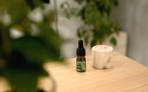 西粟倉の森のエッセンシャルオイル 2種【ヒノキの木】【ヒノキの葉】＆香り木セット M-ms-A47A