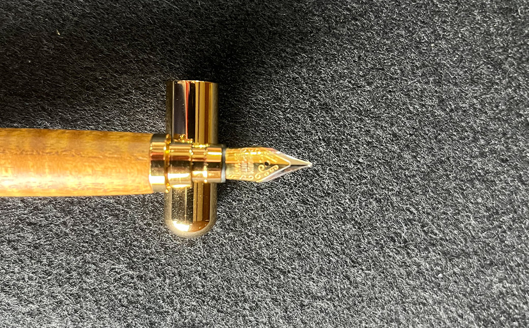 金桑（縮み杢）の万年筆N