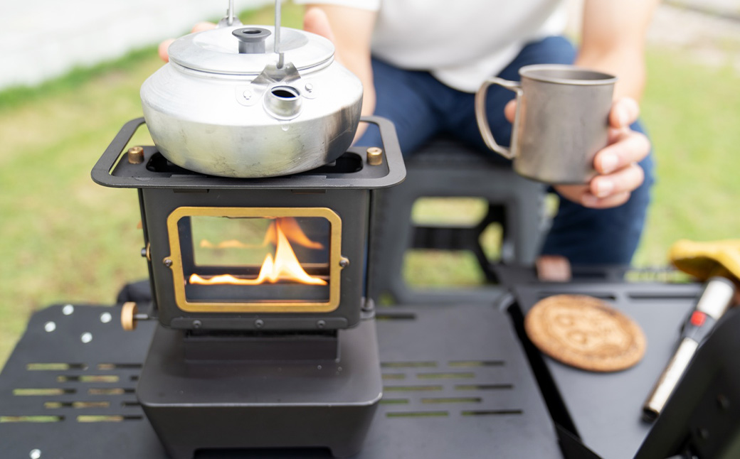 IRON STOVE ／ 1台 アイロンストーブ ストーブ コンパクト ヴィンテージデザイン レトロ お洒落 暖 調理 照明