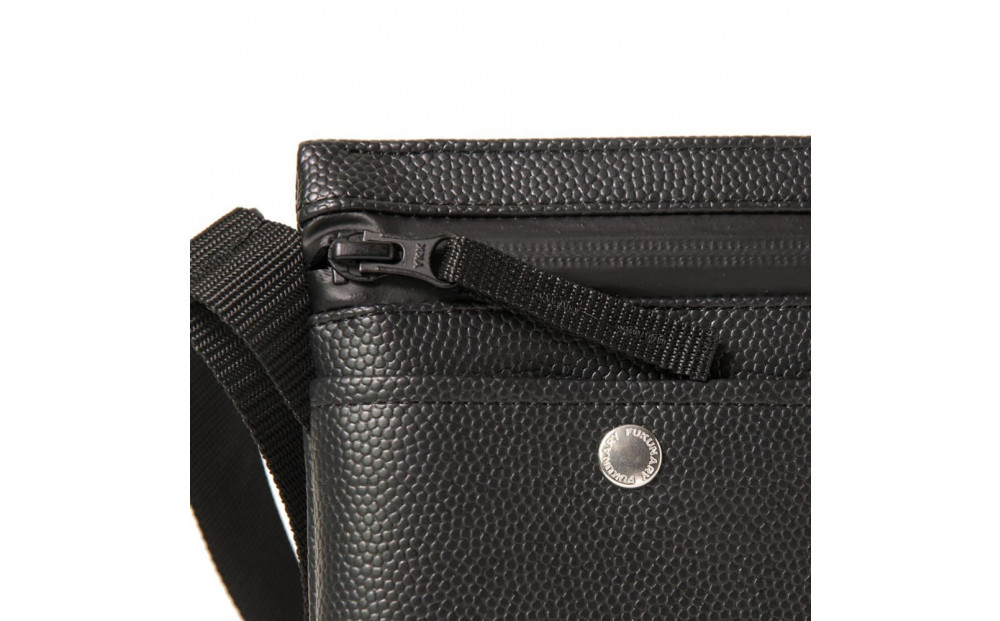 ＼年内発送／サコッシュ / ブラック E048