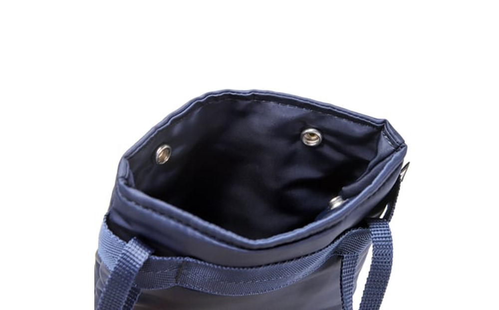 ＼年内発送／バーティカルサコッシュ  MA-1/ネイビー F021