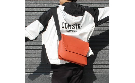 ＼年内発送／メッセンジャーバッグ C / ブラウン M003C