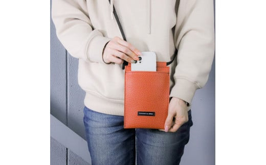 ＼年内発送／スマホショルダー/ ブラウン M120