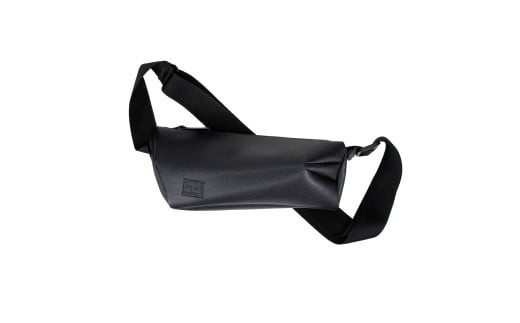 ＼年内発送／ボディーバッグ/ ブラック E094