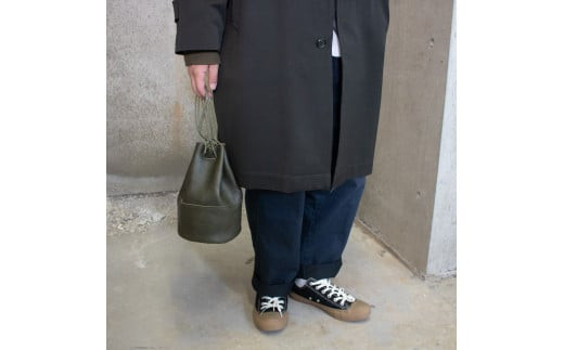 ＼年内発送／巾着ポーチ 栃木レザーWコガシ/カーキ L012