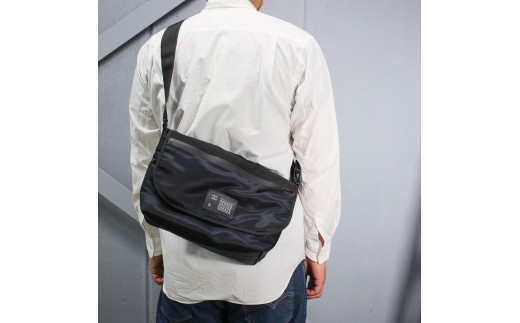 メッセンジャーC   MA-1/ブラック F018C