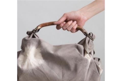 ウオーク社　手縫いふろしきハンド華　チャ（スナップピアス付き）