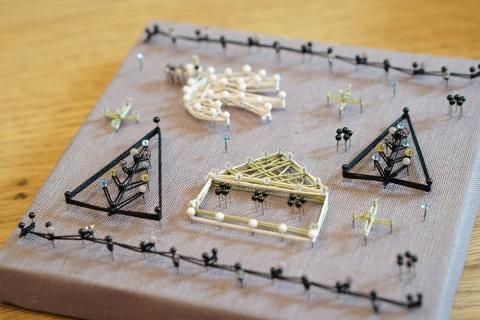 まち針ストリングアート「まちの暮らし」