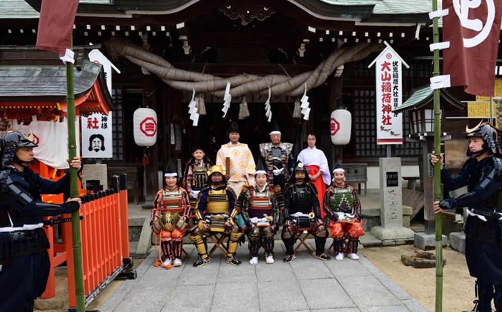 【標準プラン】太鼓でお出迎え！鎧に着替えて、村上海賊ゆかりの因島最古の神社で鎧武者等祈願体験 （約2時間のコース）大人（13歳～）1名、子供（5歳～12歳）1名