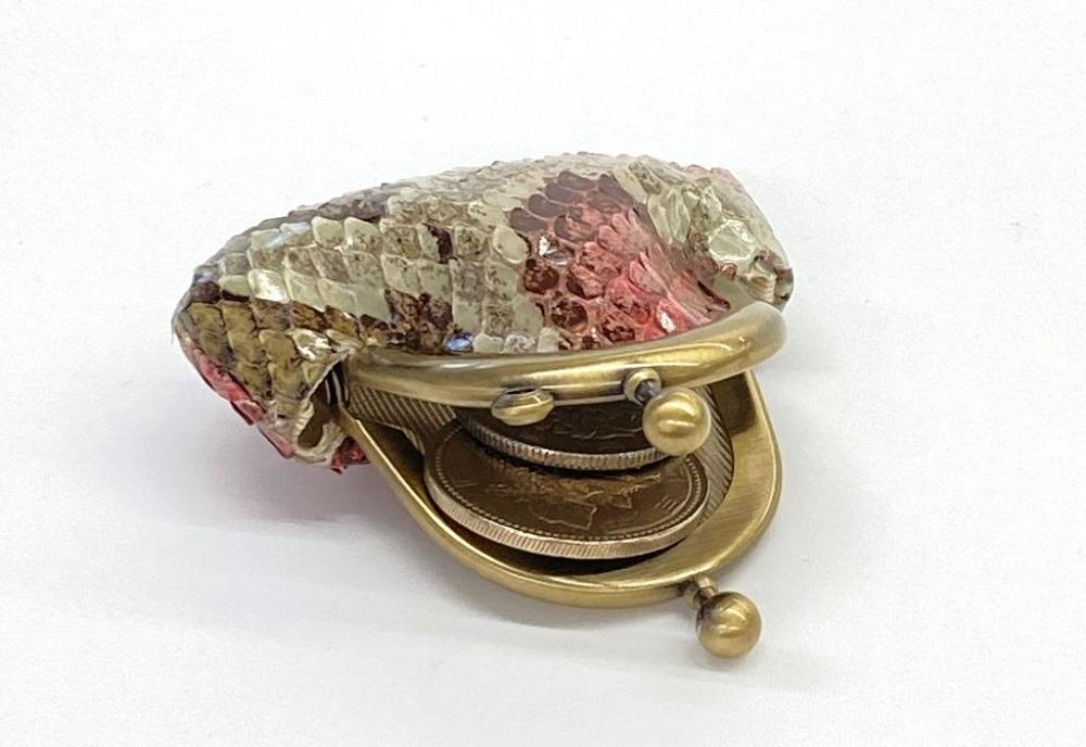 革工房いんのしま パイソンレザー豆がま口小銭入れ(色:ベージュ)【雑貨 日用品 文房具 印鑑ケース 人気 おすすめ】