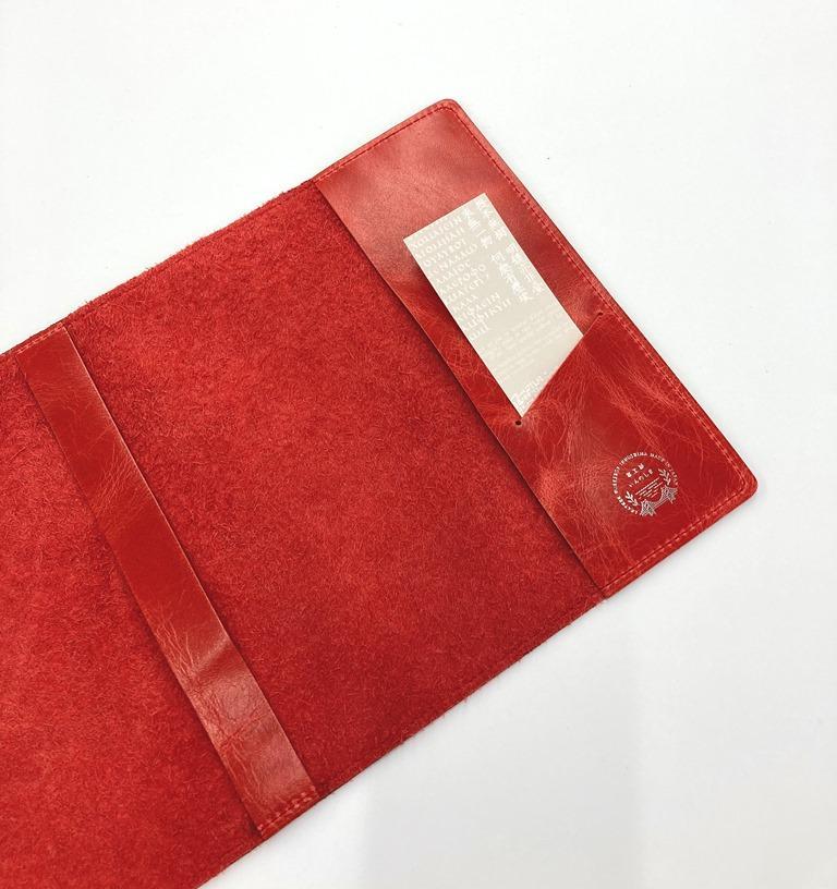 革工房いんのしま シワが楽しめる牛革ブックカバー新書本サイズ(色：赤)【文房具 雑貨 日用品 人気 おすすめ】