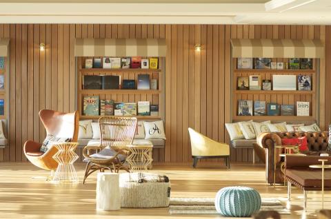 尾道のリゾートホテルに泊まる！過ごし方が選べる尾道体験ツアー（2名様分）