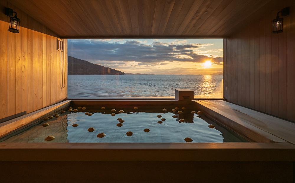 guntû（ガンツウ）ご利用券  300,000円分【クルーズ 周遊 豪華 客船 船旅 リゾート ホテル 旅行 瀬戸内 瀬戸内海 しまなみ ガンツー トラベル 予約 宿泊 ギフト プレゼント お祝い 尾道 広島】