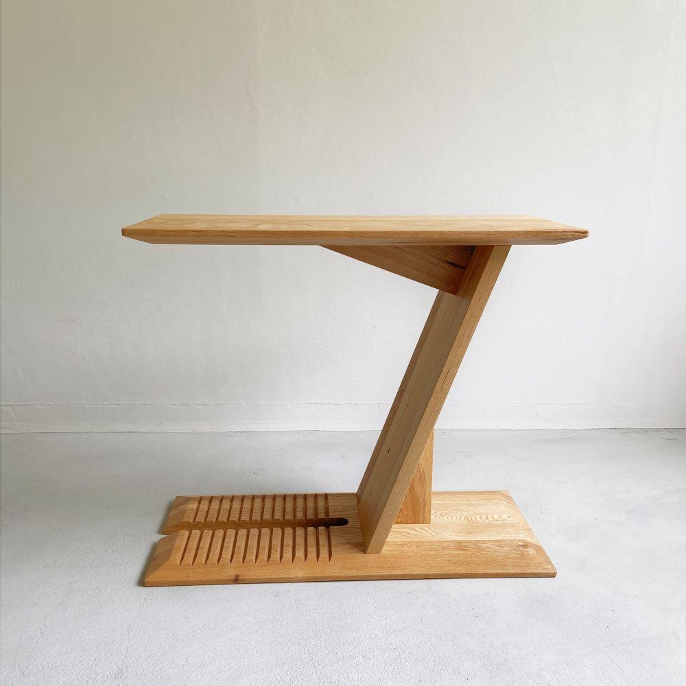 ナラ無垢材で造られたサイドテーブル（ブックスタンドとしても使用可）【テーブル 家具 インテリア 机 おすすめ 広島県 尾道市】