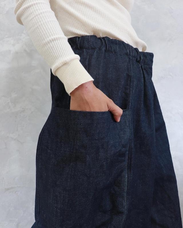 センタータックデニムパンツ【ワイドパンツ デニム生地 衣類 ファッション インディゴ おすすめ 広島県 尾道市】
