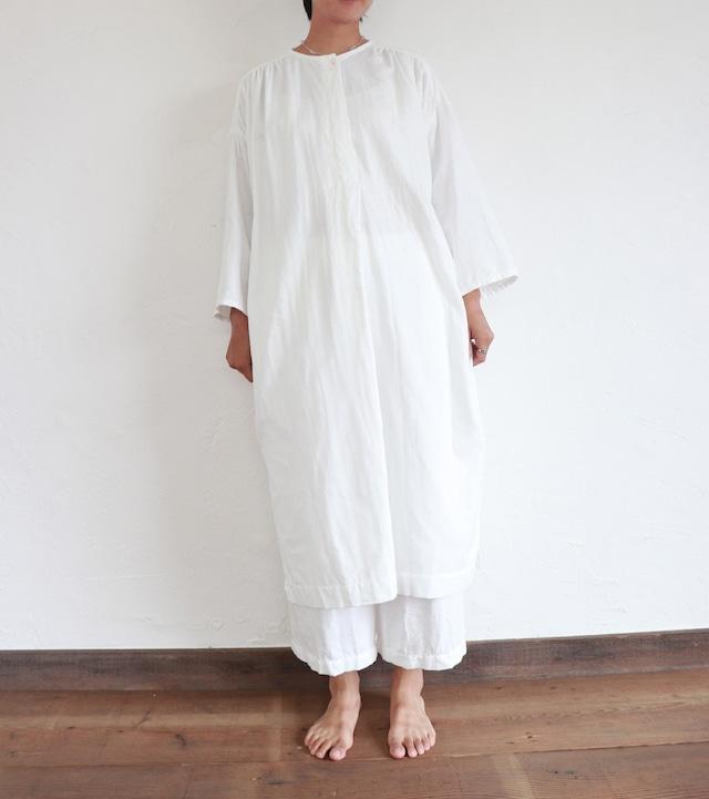 パジャマワンピース　柄：白【寝巻 オーガニック 肌に優しい ガーゼ ホワイト 国産 おすすめ 広島県 尾道市】
