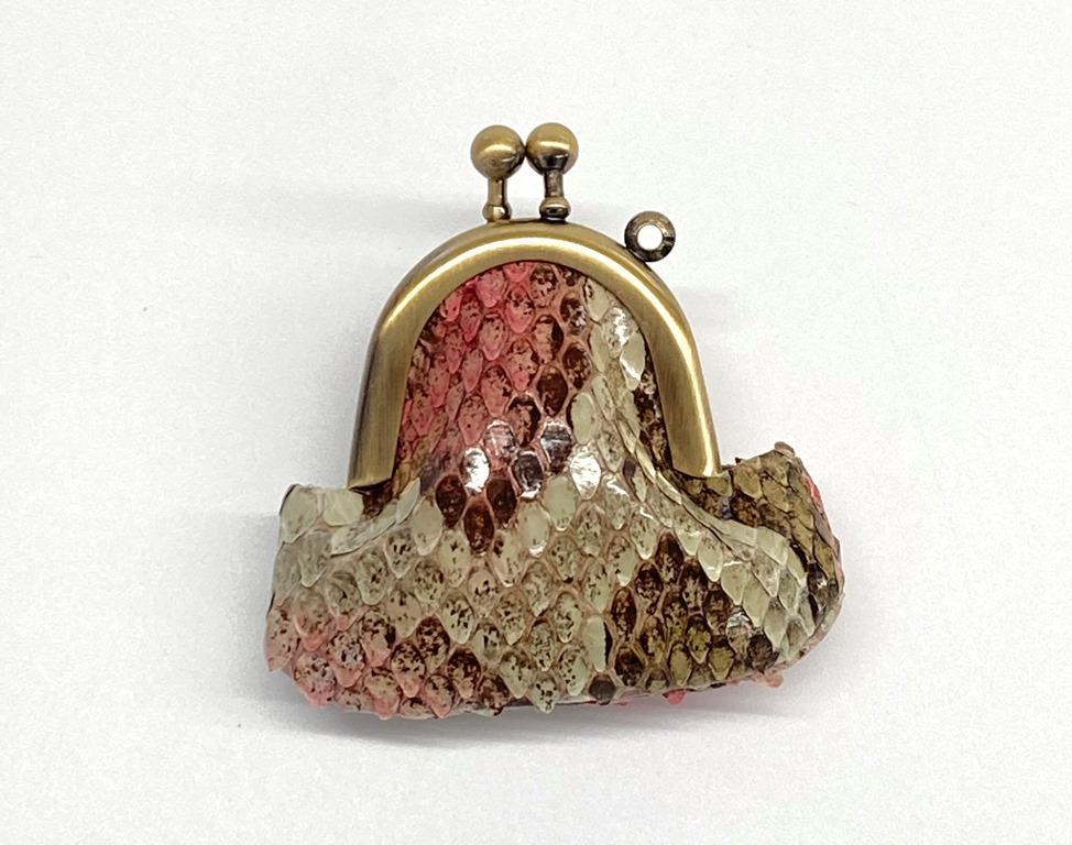 革工房いんのしま パイソンレザー豆がま口小銭入れ(色:ベージュ)【雑貨 日用品 文房具 印鑑ケース 人気 おすすめ】