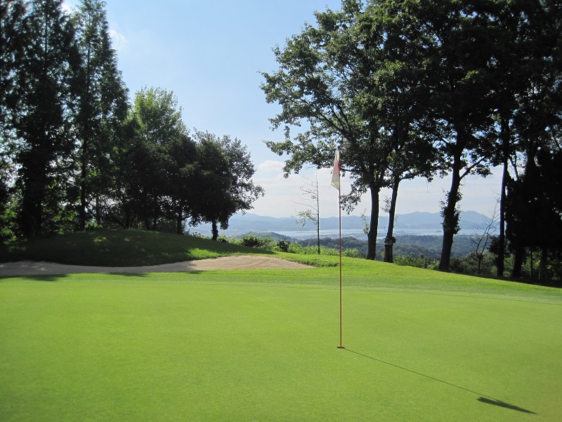 【尾道うずしおカントリークラブ】1名様分　平日ゴルフプレー招待券