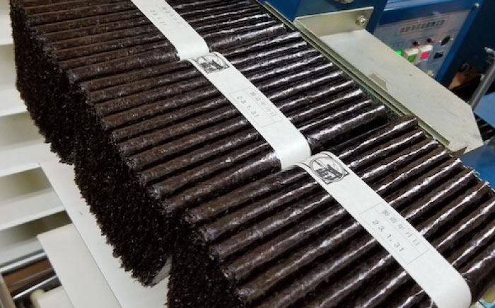 お子様のおやつにも！おにぎりにも！ごはんのお供、カネト海苔水産の「味付のりボトル入り」 ボリュームたっぷり　【初摘み 一番海苔 のり 贈答 ギフト おやつ 味付け海苔 海産物】広島県福山市/カネト海苔水産株式会社 [BAAQ007]