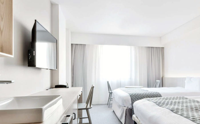 『ベッセルホテル福山』ペア宿泊券（コンフォートツインルーム）朝食付き 広島県福山市/株式会社ベッセルホテル開発 ベッセルホテル福山  ツインルーム 宿泊券 招待券 朝食付き ペア宿泊 駐車場無料 添い寝無料 ビジネスホテル ファミリー 客室広い クイーンサイズベッド 立型バスルーム 子連れ [BADA003]