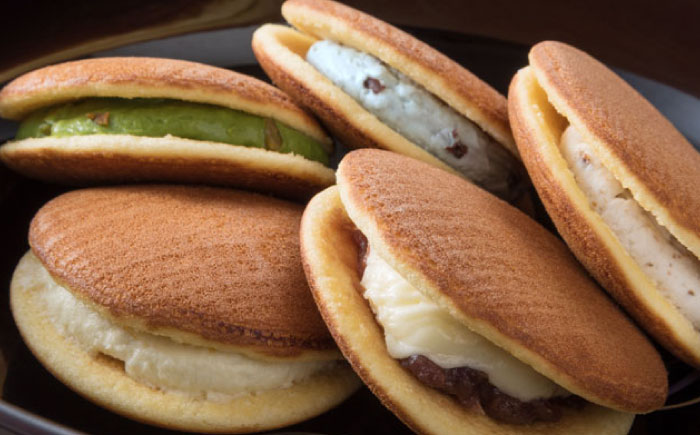 【年内発送】お菓子 生どら焼き虎ちゃん10個入 お菓子 和菓子 スイーツ セット おかし おやつ ギフト 広島県福山市/株式会社虎屋本舗 [BADH009]