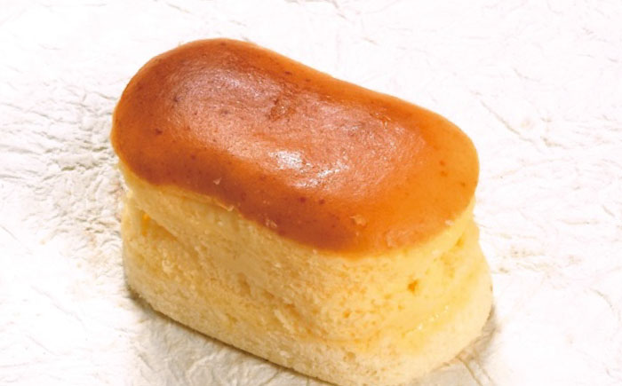 チーズスフレ 春日チーズ 10個入り 広島県福山市/有限会社カフェ・コンディトライ・シューベルト チーズスフレ チーズ スフレ チーズケーキ ケーキ 一口サイズ スイーツ お菓子 おかし スフレチーズケーキ お土産 焼き菓子 洋菓 [BAFC001]