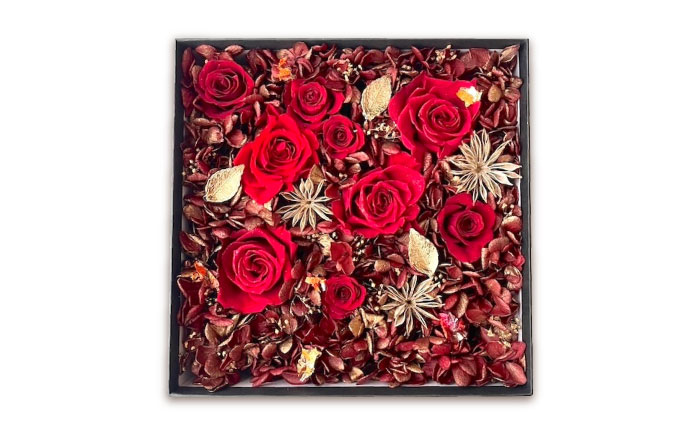 美しさ続く【貼の花箱】・レッド　広島県福山市/花憐フラワースタジオ　プリザーブドフラワー 枯れない 長持ち プレゼント 花 誕生日 お祝い 結婚祝い 出産祝い 記念日 [BABO001]