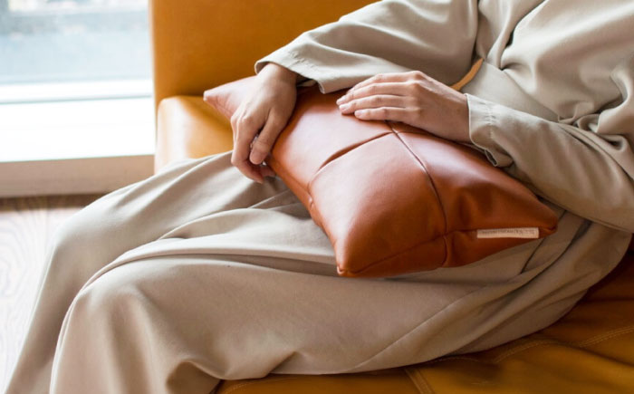 クッション KZ#424（マロン）PAW CUSHION （パウクッション）ナチュラルレザー製 クッション ソファー レザー 革 ファニチャー 家具 いす 椅子 人気 おすすめ 広島県福山市/株式会社心石工芸 [BABV027]